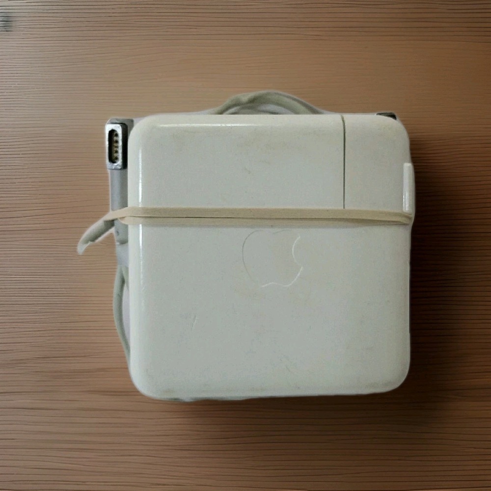 Apple A1344 60W MagSafe Power Adapter for‎ MacBook and MacBook Pro